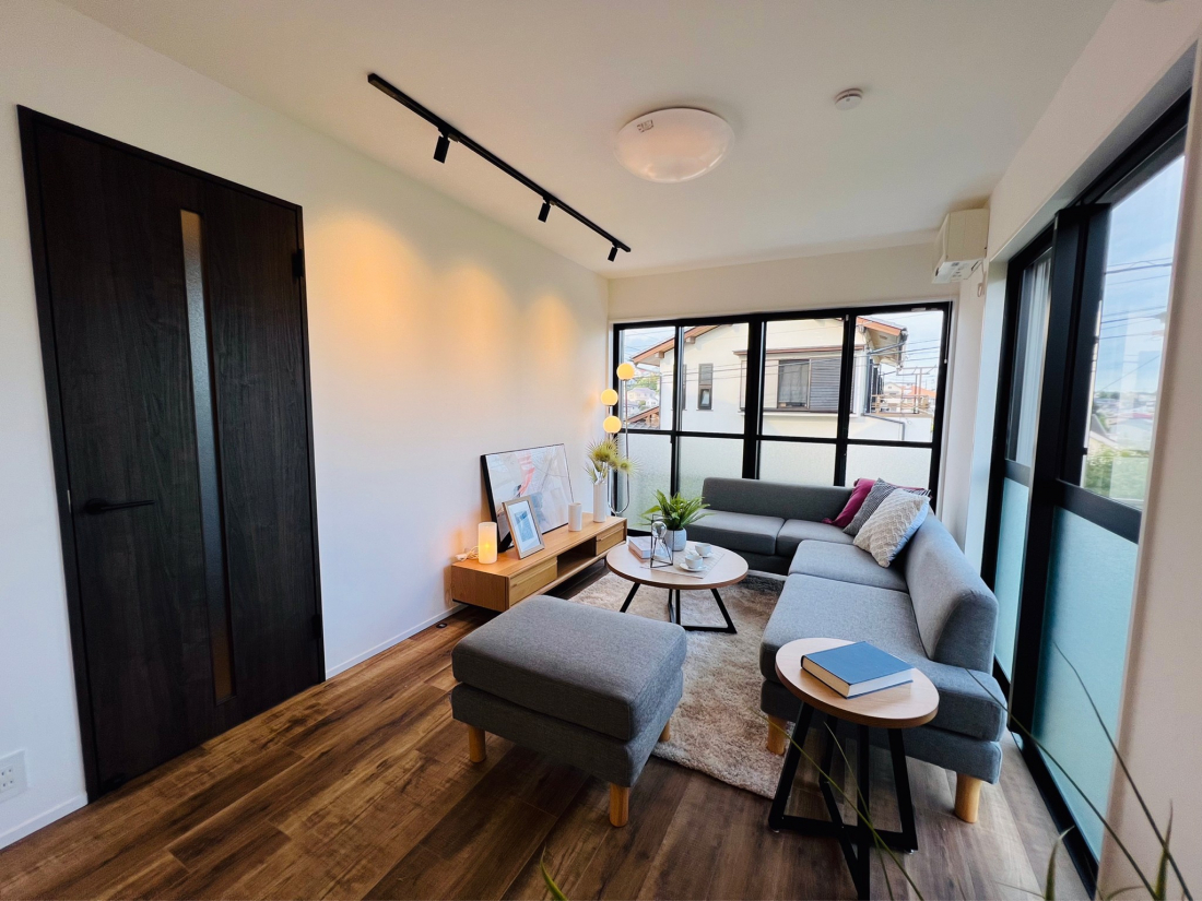 広々としたリビングルーム