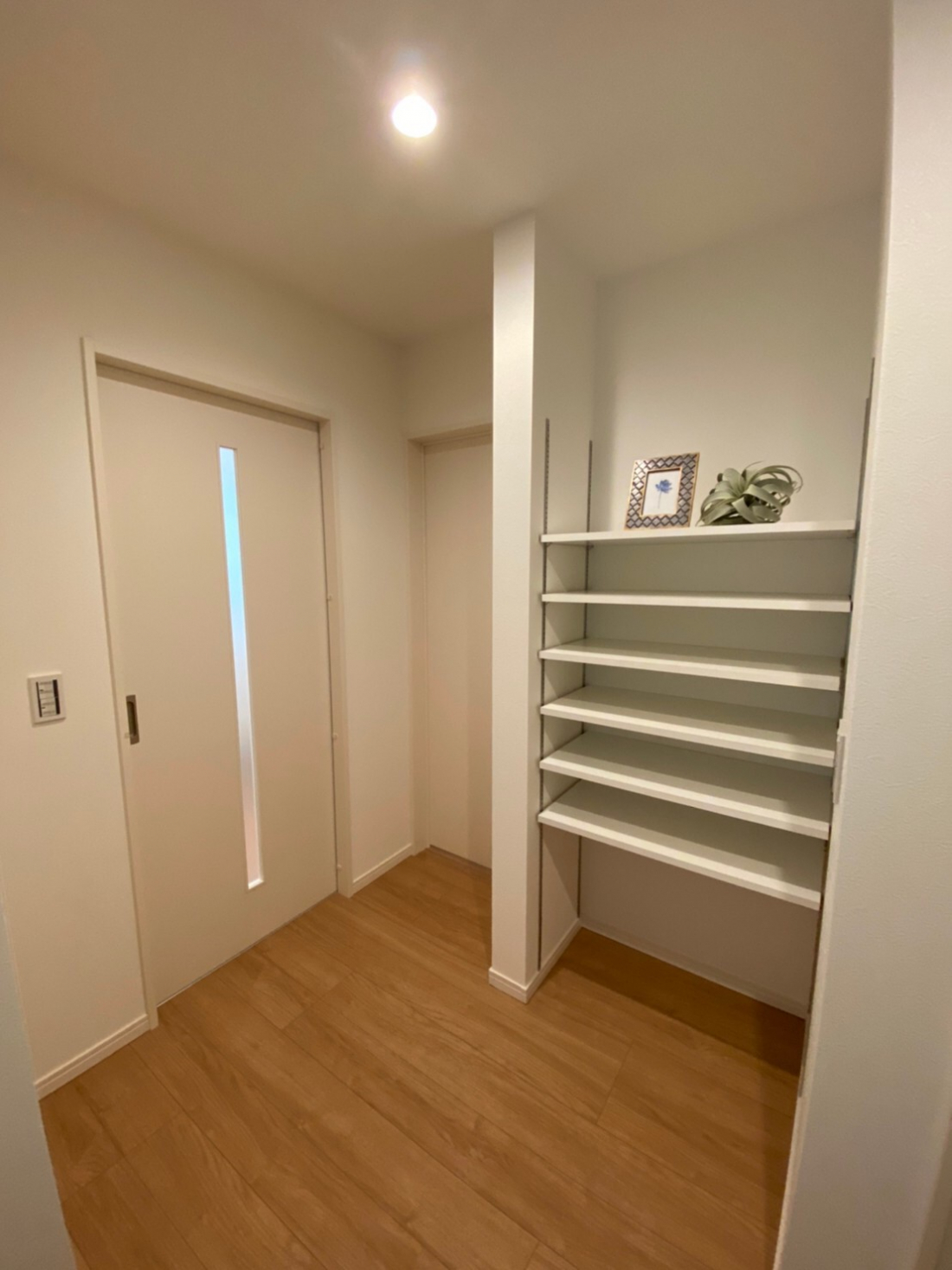 収納スペースがある玄関