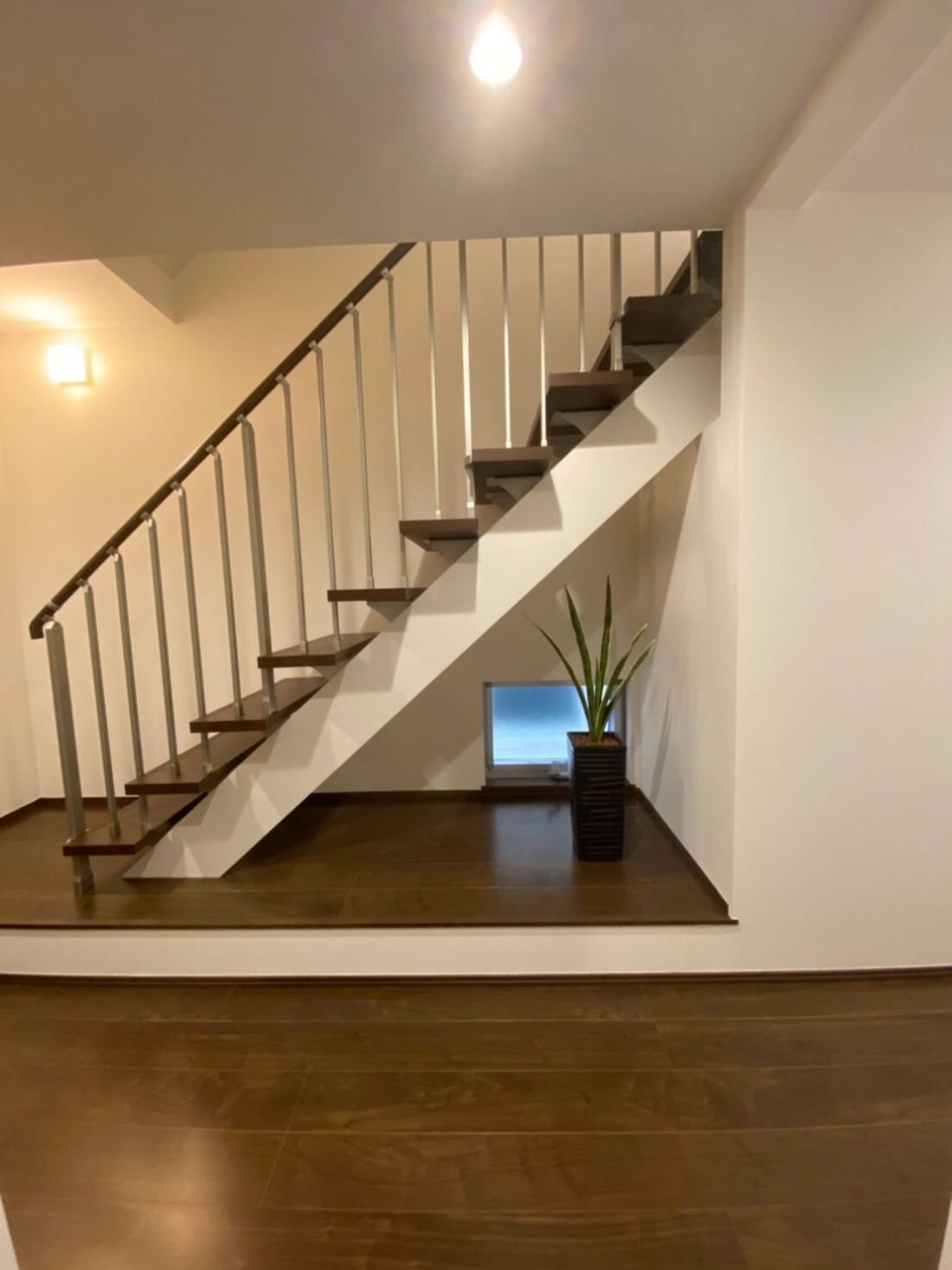 デザイン性のあるスロープ階段