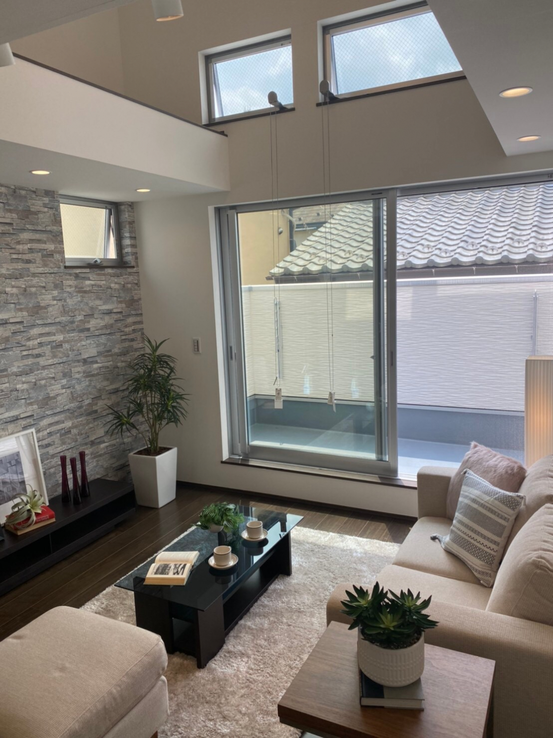 開放感のあるリビングルーム