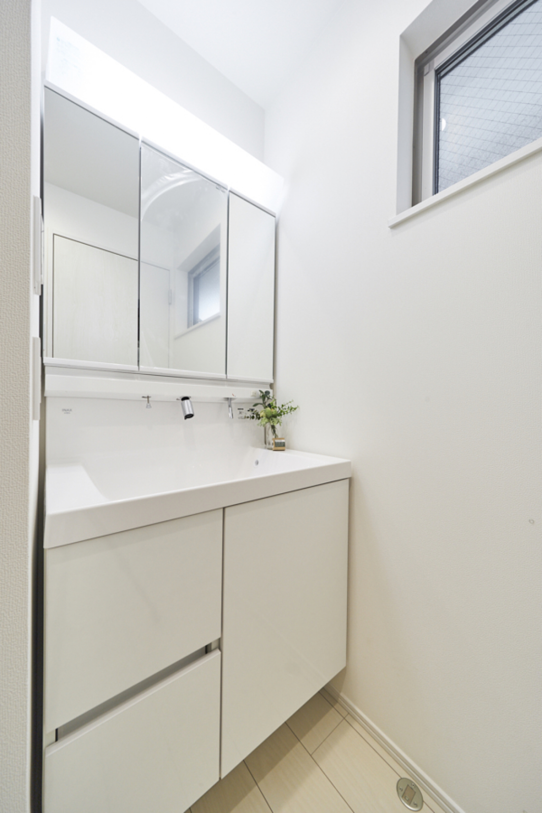 清潔感のある洗面化粧台