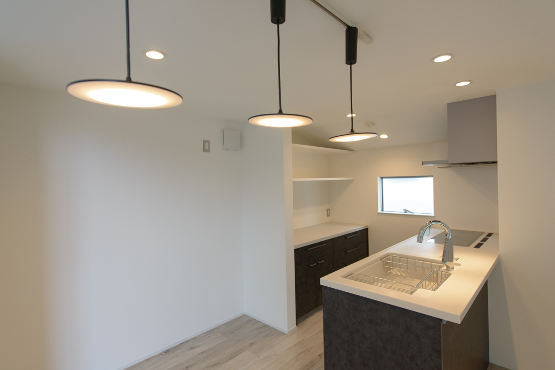 ダイニングにはおしゃれブラケット照明