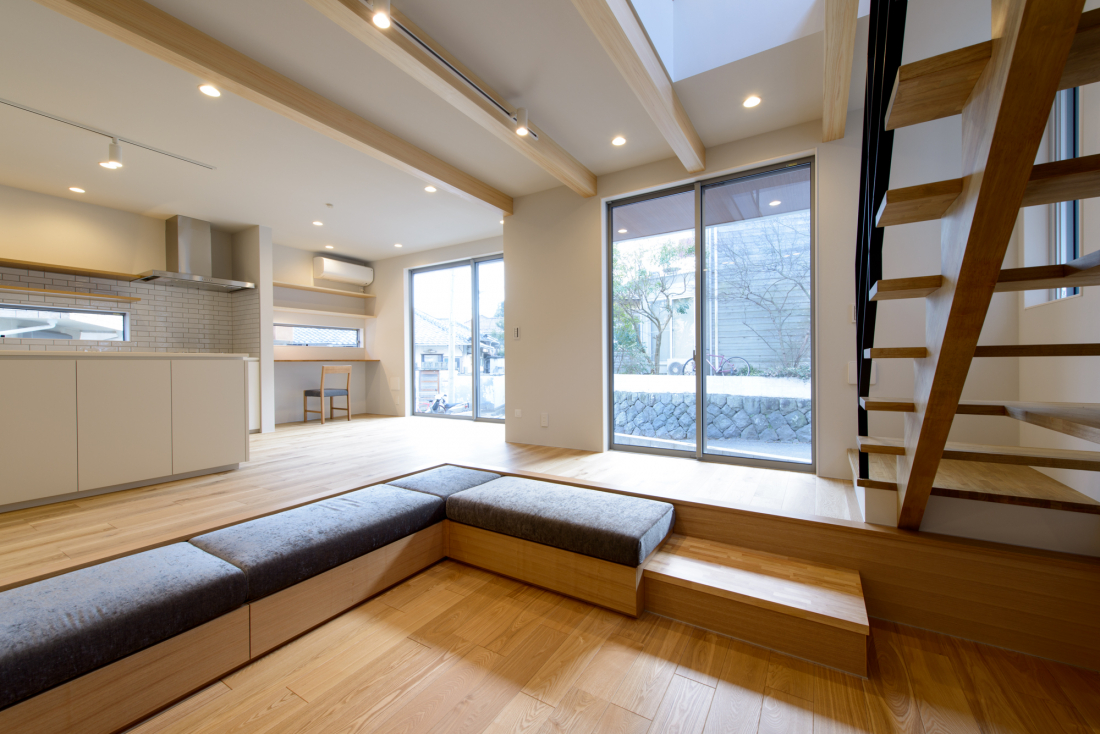 空間に開放感を与えるダウンフロアリビング