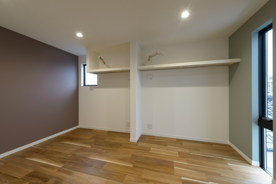 将来2部屋に仕切ることを想定した洋室