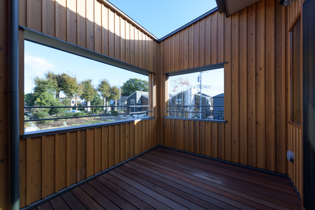 寛ぎのワイドバルコニー