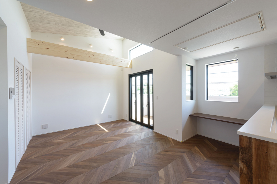 自然のぬくもりを感じるダイニング