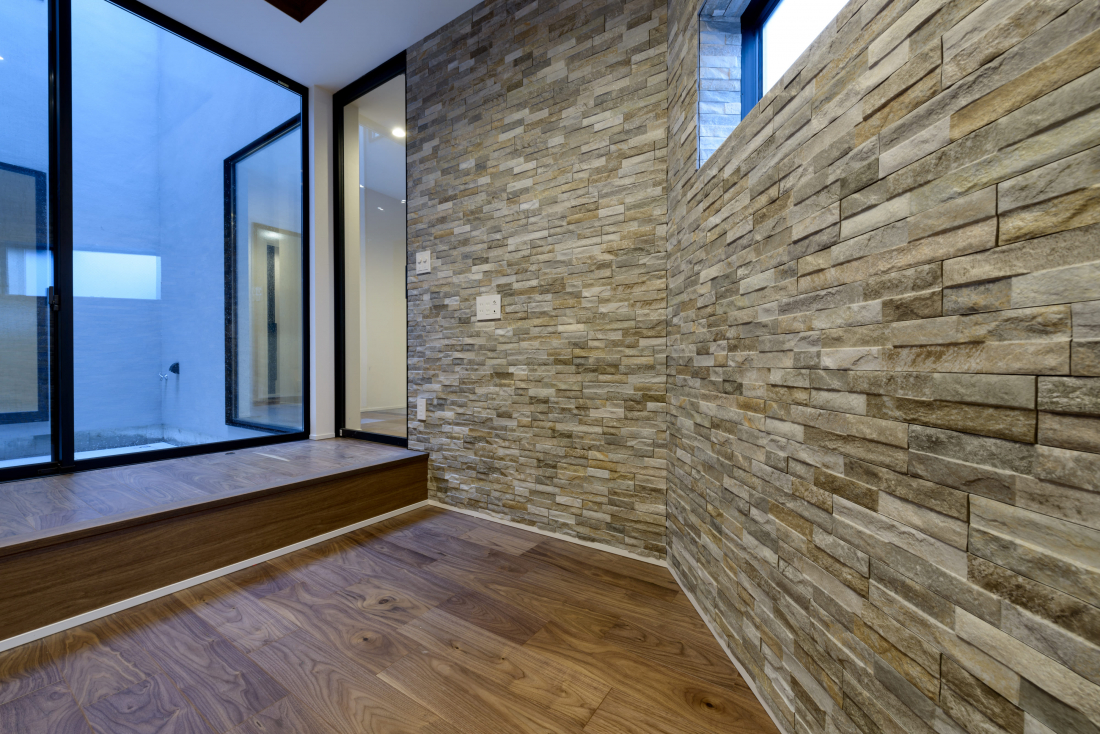 雰囲気のあるタイル壁