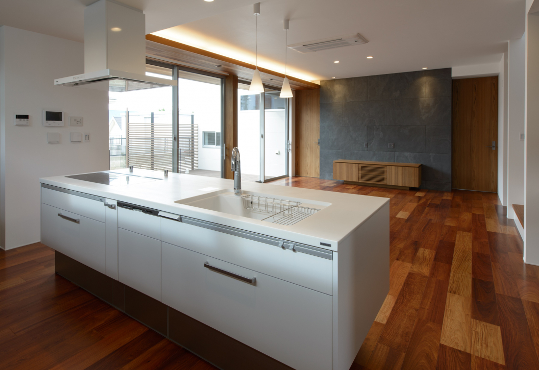 上質感漂うナチュラルモダンリビング